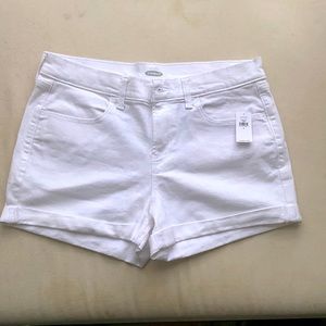 NWT!! Old Navy high rise white shorts size 8